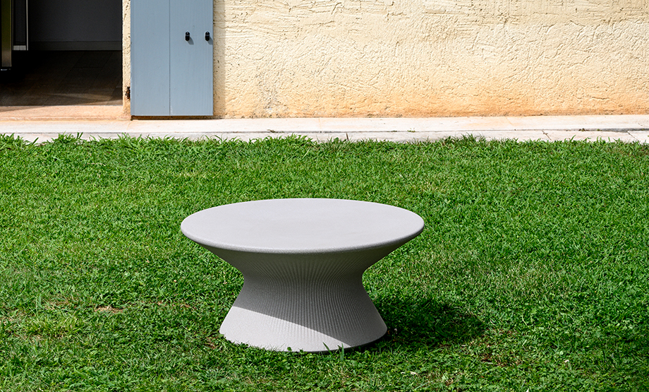 PLUST FADE COFFEE TABLE