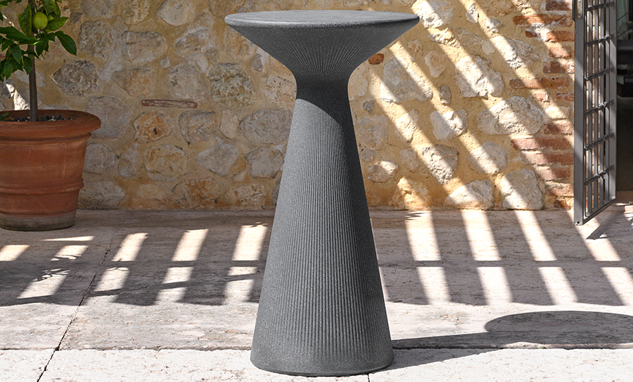 PLUST FADE TABLE LIGHT INDOOR & OUTDOOR