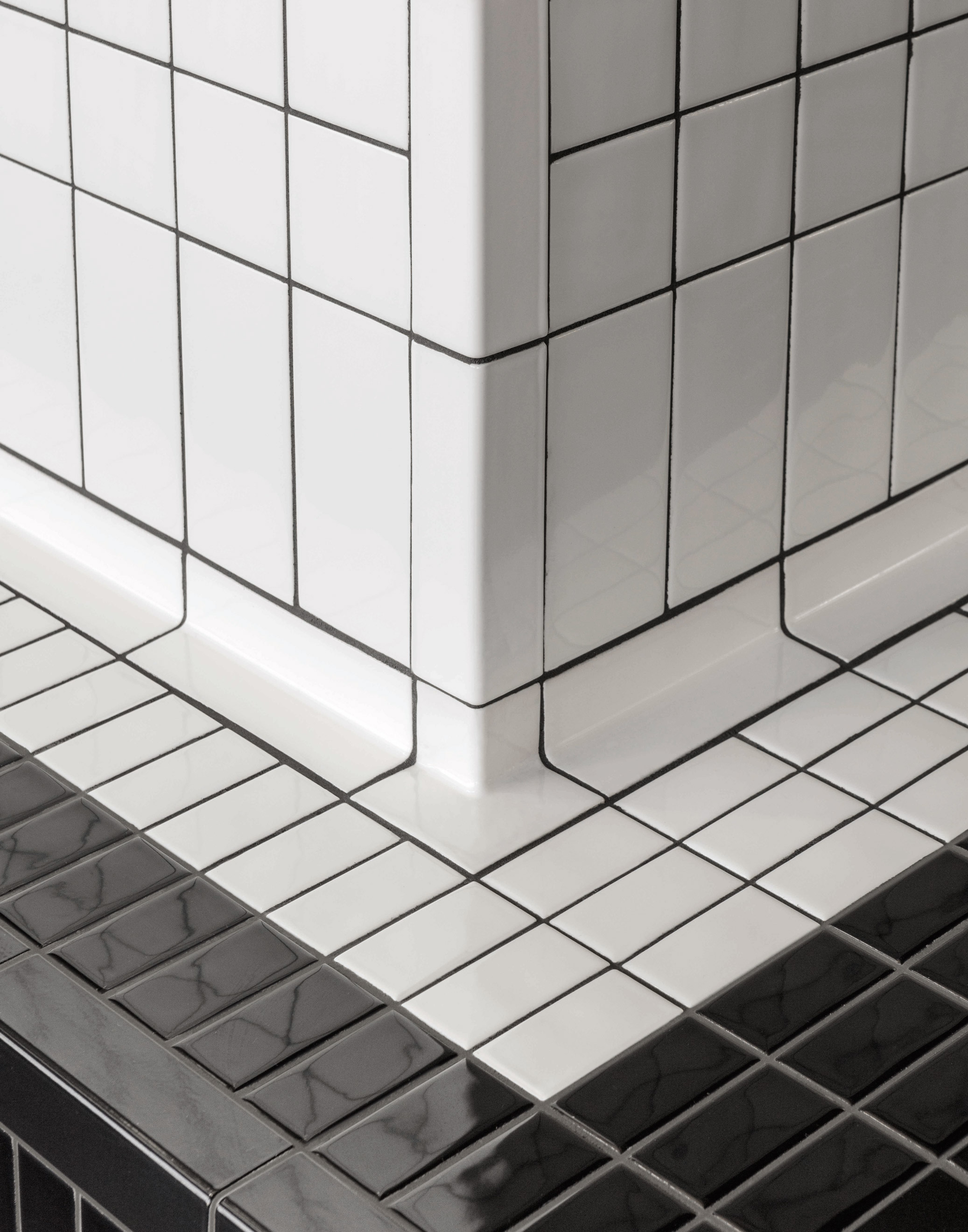 MUTINA DIN BLACK GLOSSY 15x15